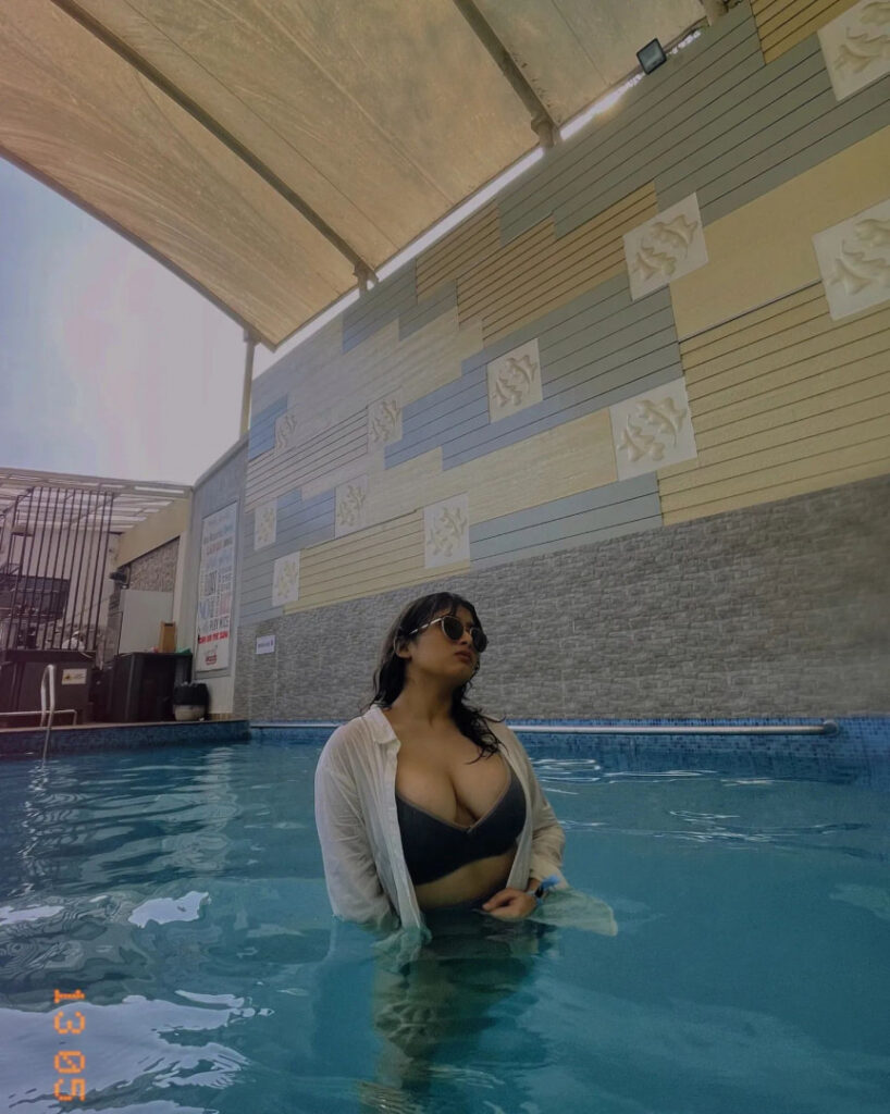 Instagram – Indian – T H I C C – Ipsita Nandi / _ipsita_x – Nude Leaks