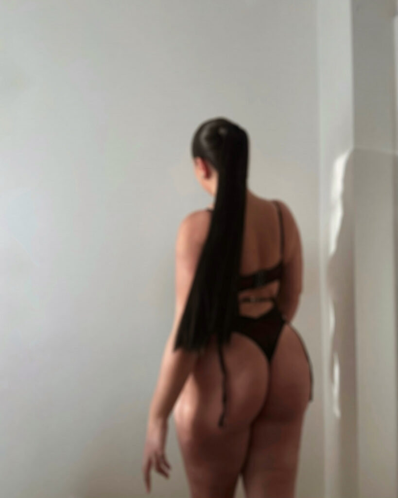 Instagram – T H I C C – BBW – Irena Drezi – Nude