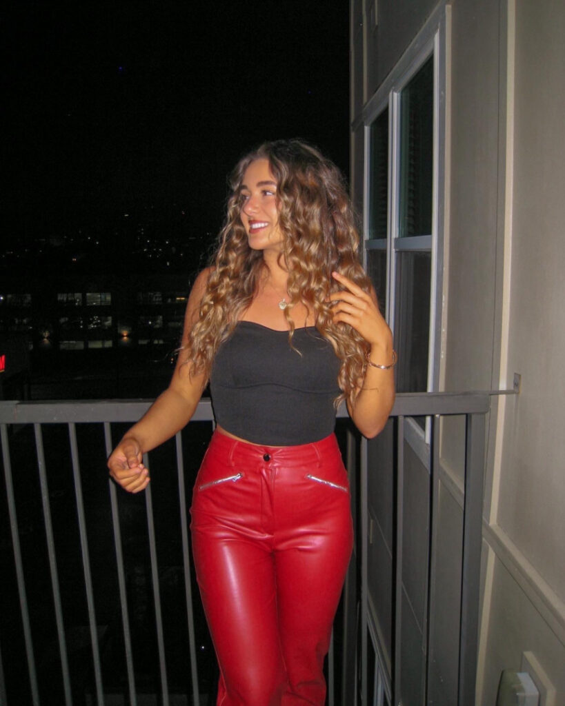 TikTok – Instagram – Latina – Isabella Stoisavljevic Zerpa | isazerps – Nude