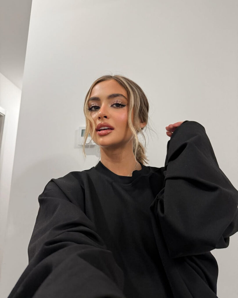 Youtube – Iuliana Beregoi – Nude