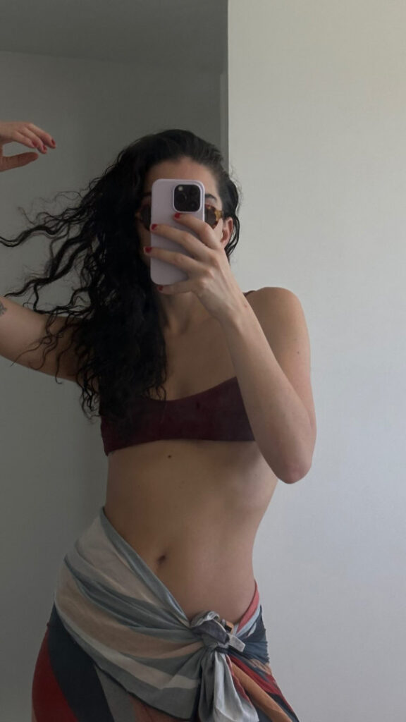 Brazil – Celeb – Júlia Konrad – Nude