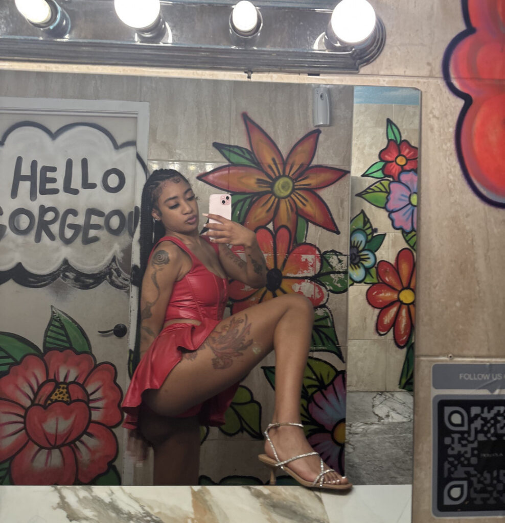 TikTok – Instagram – Snapchat – jellyfishlegend / desss.tineeee – Nude Leaks