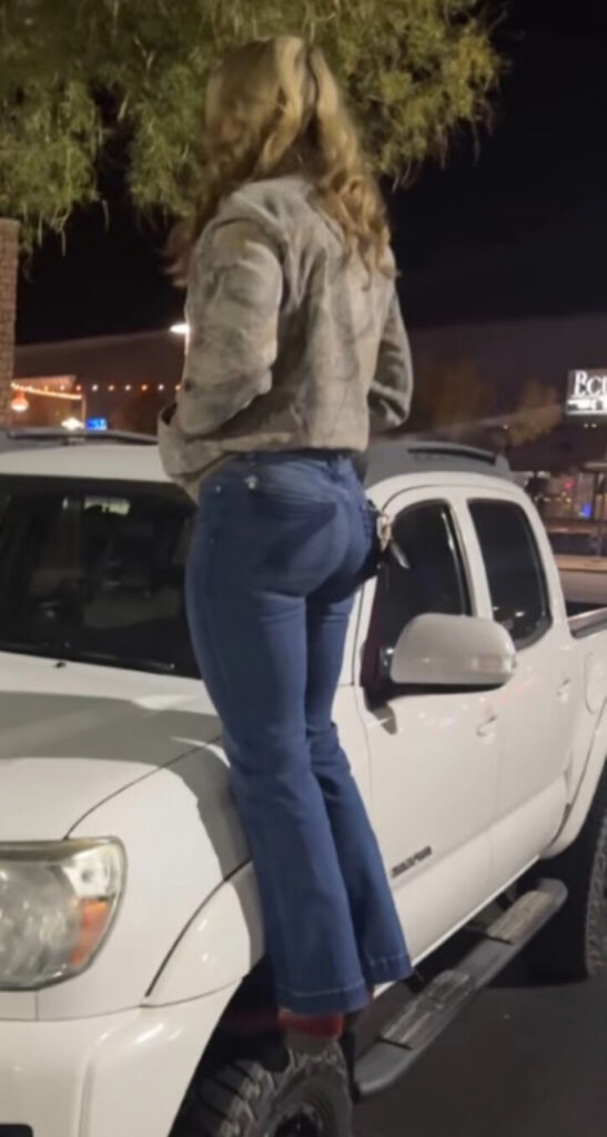 Instagram – Jordan Blue / blue4_j – Nude