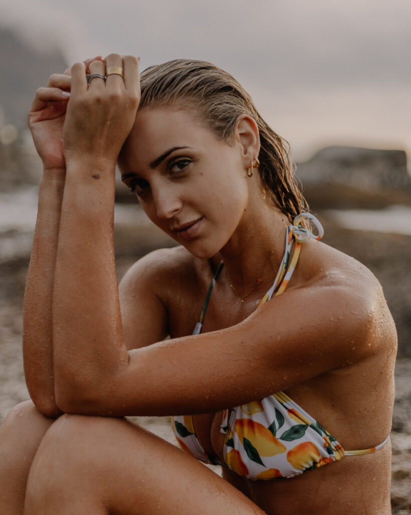 Instagram – Juli Kleinhans – Nude