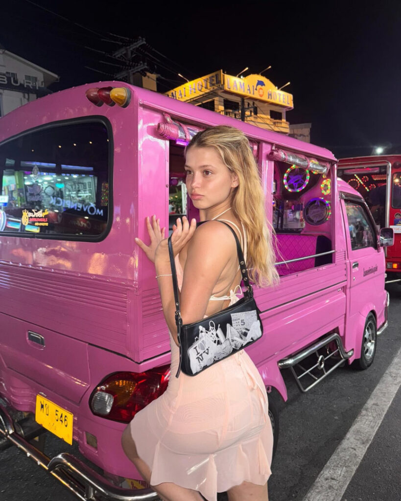 TikTok – Instagram – Julia Gavrilina – Nude