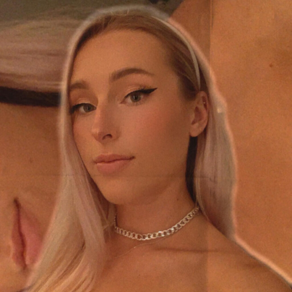 TikTok – Juliarose.med  juliashuffles  curvyblondie  jbabygrl0 – Nude Leaks