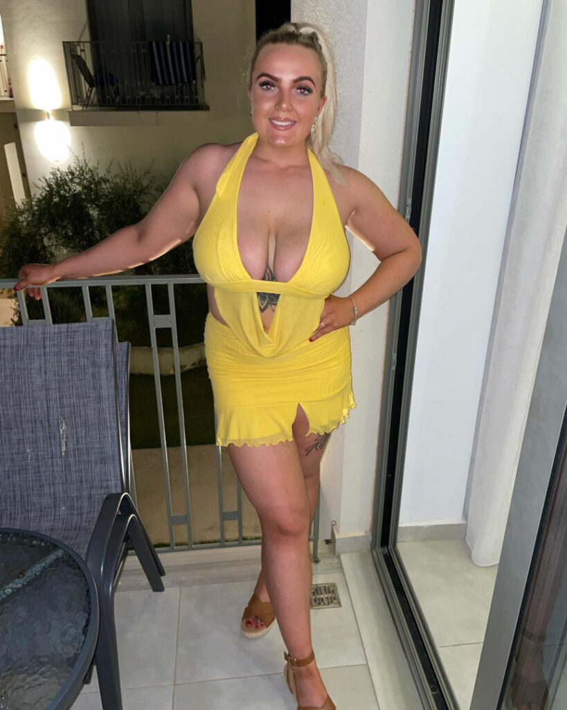 Instagram – T H I C C – julieeeed1997 – Nude Leaks