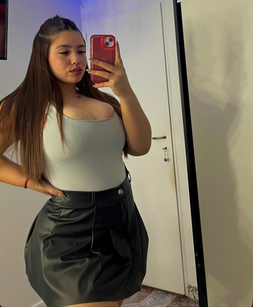 Instagram – juul1_ – Nude