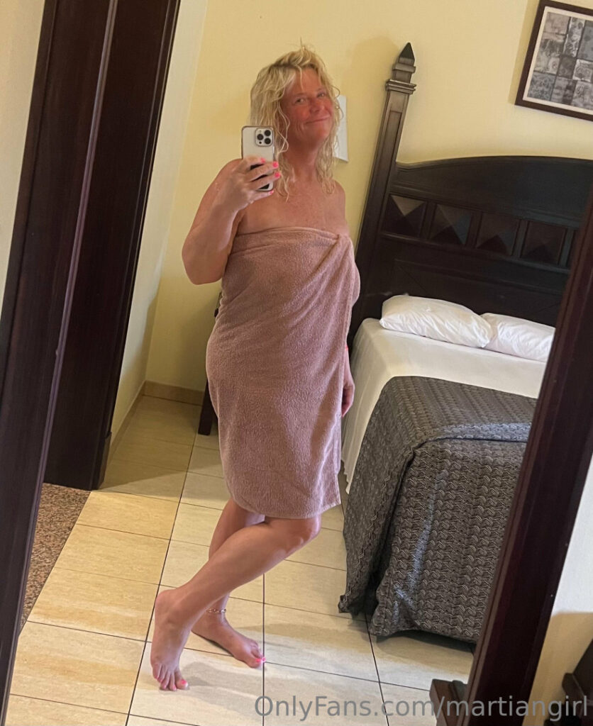 OnlyFans – MILF – Karen Pennington | Martiangirl | Karensgalaxy | karen.buttner | Bailey Buttner | Karen Buttner | Martiangirl1 – Nude