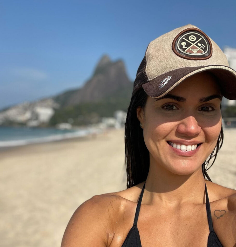 Brazil – Celeb – Karla Albuquerque – Nude