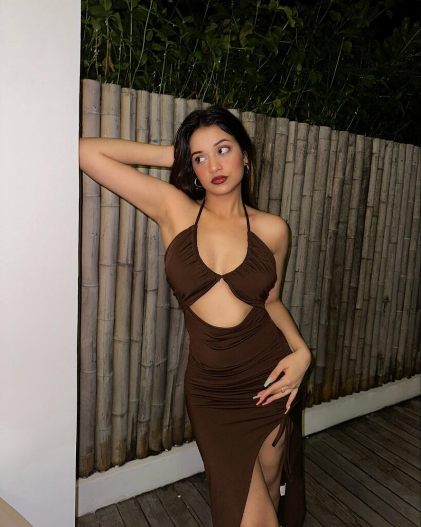 Instagram – Indian – Kashish Mehta @tulipsinthedark – Nude