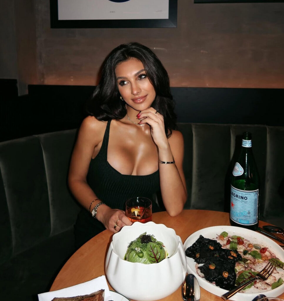 Instagram – Kate Lazarski – Nude