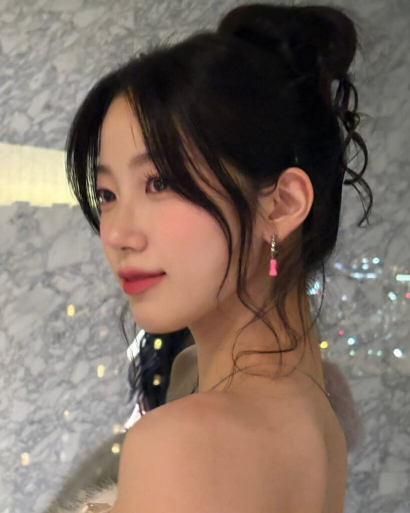 Celeb – Asian – Kazuha Nakamura 中村 一葉  LESSERAFIM – Nude Leaks