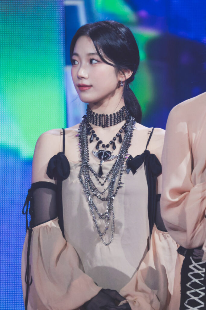 Celeb – Asian – Kazuha Nakamura 中村 一葉  LESSERAFIM – Nude Leaks