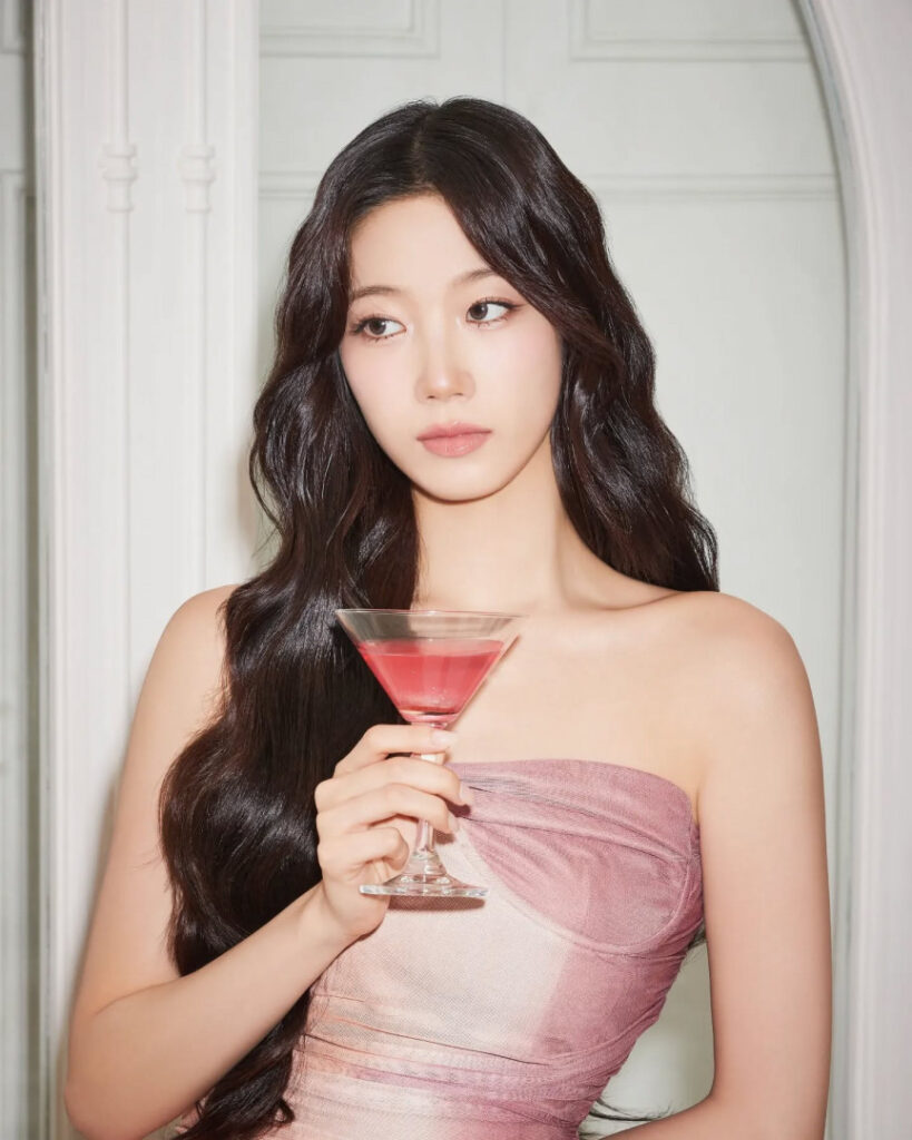 Celeb – Asian – Kazuha Nakamura 中村 一葉  LESSERAFIM – Nude Leaks