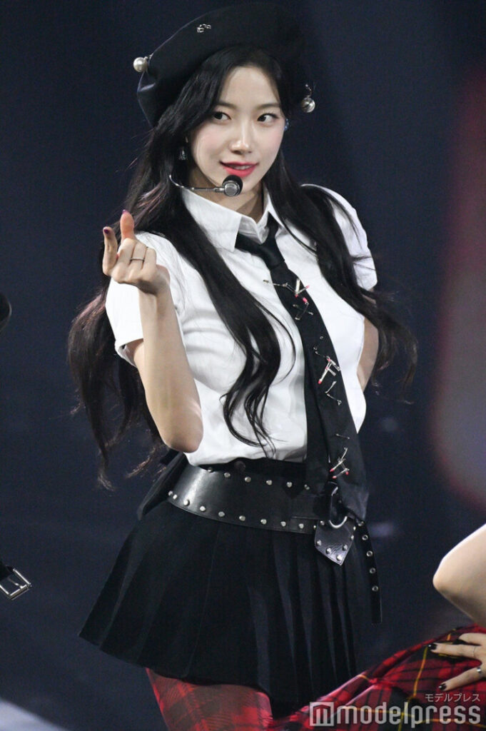 Celeb – Asian – Kazuha Nakamura 中村 一葉  LESSERAFIM – Nude Leaks