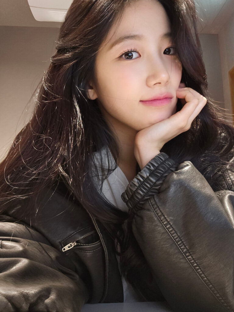 Celeb – Asian – Kazuha Nakamura 中村 一葉  LESSERAFIM – Nude Leaks