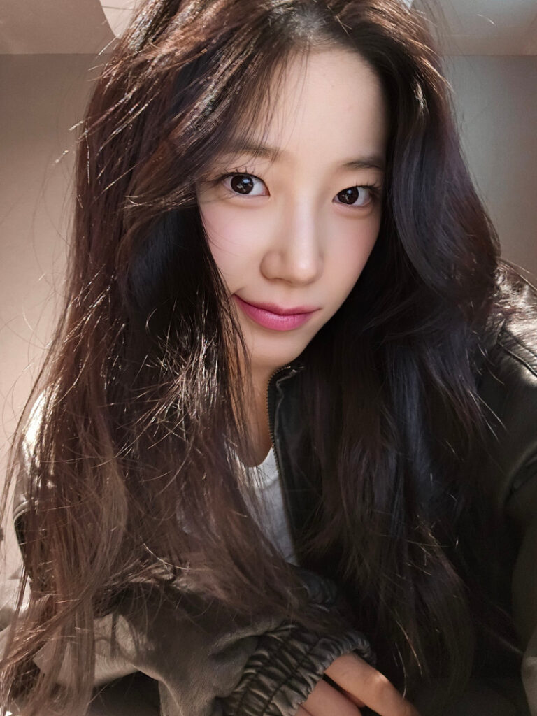 Celeb – Asian – Kazuha Nakamura 中村 一葉  LESSERAFIM – Nude Leaks