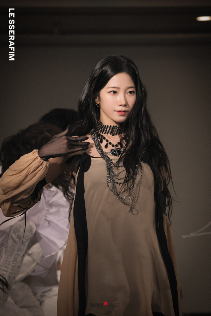 Celeb – Asian – Kazuha Nakamura 中村 一葉  LESSERAFIM – Nude Leaks