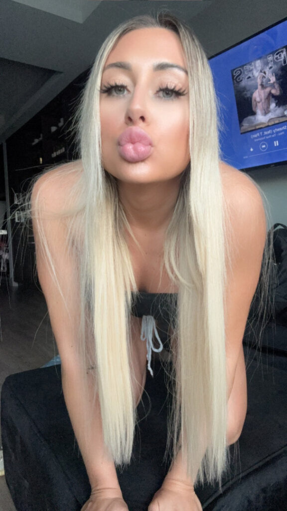 OnlyFans – TikTok – ⠀X⠀ – Kelsey Schiel / Fitbarbiekel / Kelsey Taylor / Kelbarbiefit – Nude Leaks