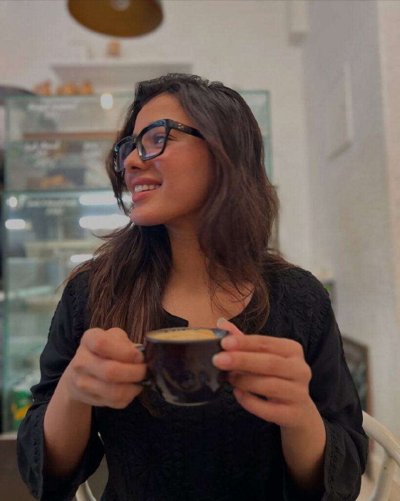 Celeb – Indian – T H I C C – Ketika Sharma – Nude Leaks