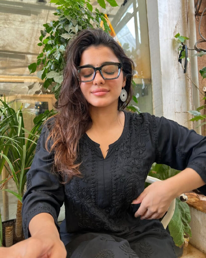 Celeb – Indian – T H I C C – Ketika Sharma – Nude Leaks