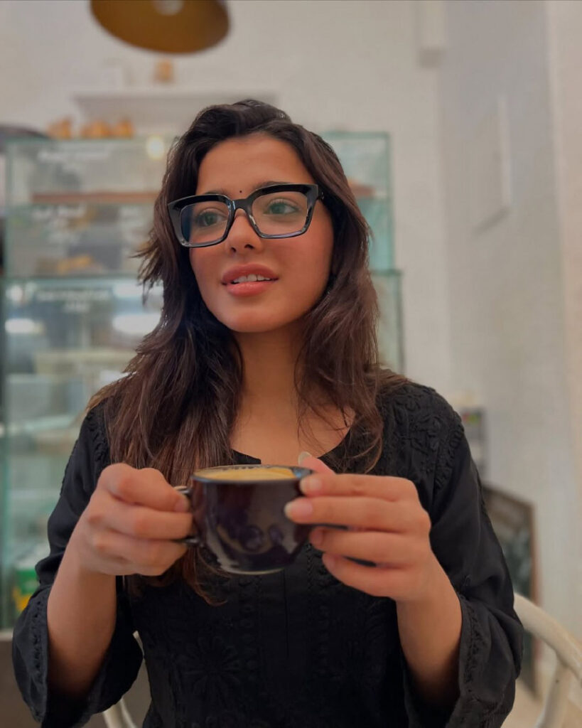 Celeb – Indian – T H I C C – Ketika Sharma – Nude Leaks