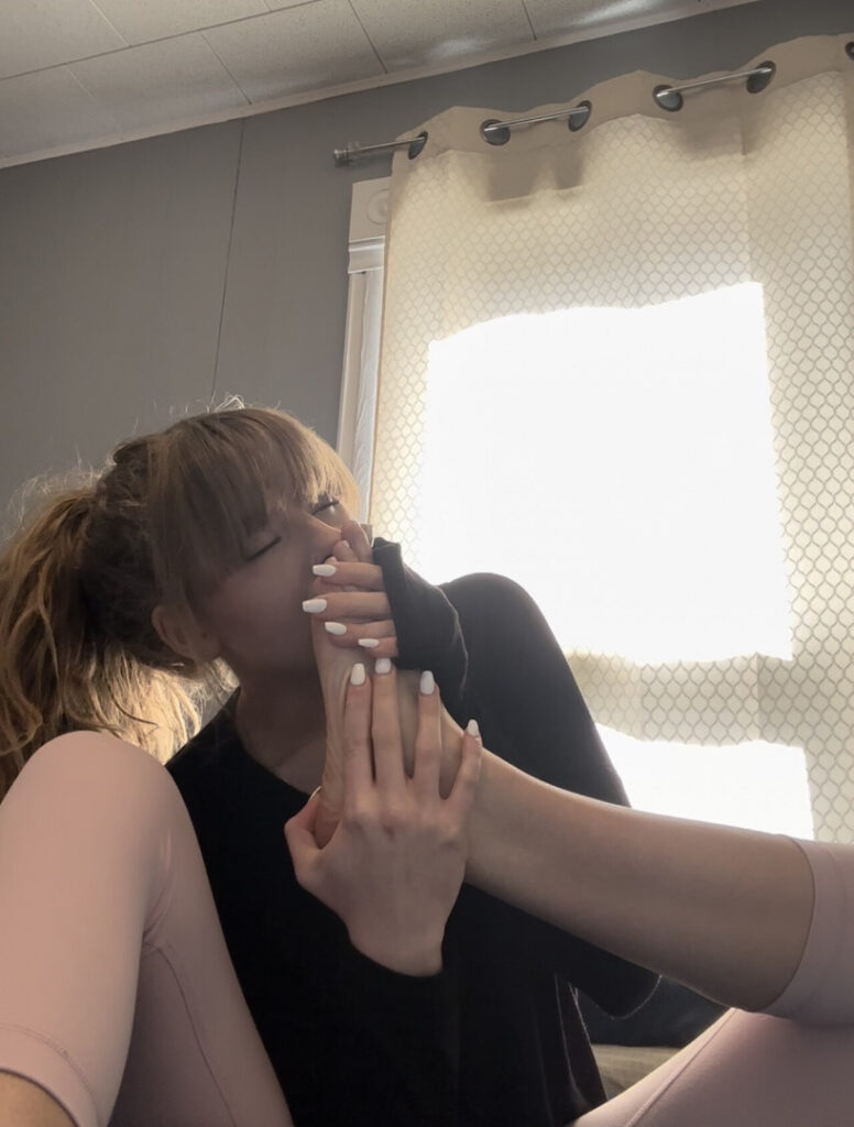 Reddit – ⠀X⠀ – Feet – Kinkyvixen – Nude Leaks