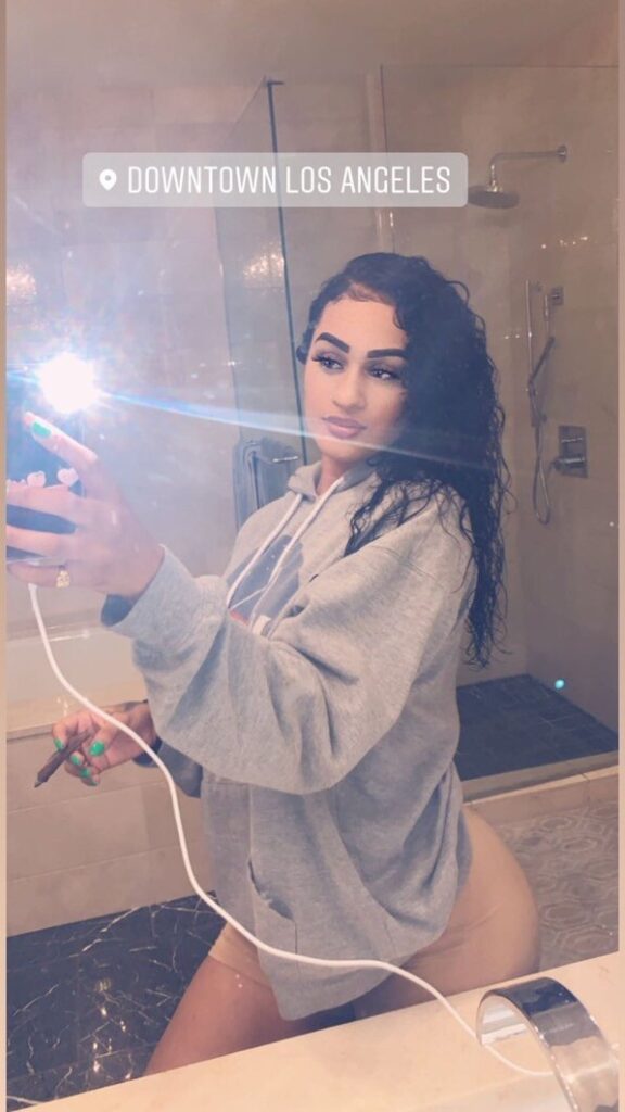 OnlyFans – T H I C C – Latina – knochasse – Nude Leaks