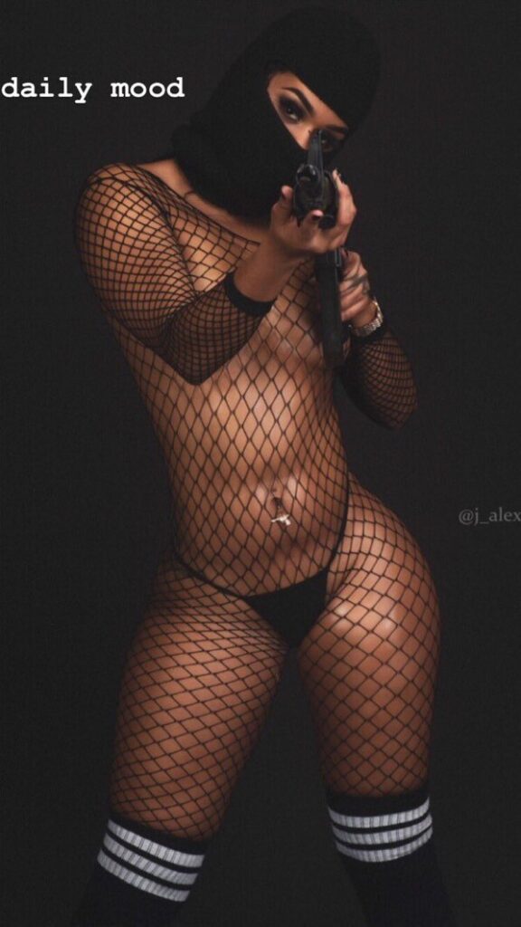 OnlyFans – T H I C C – Latina – knochasse – Nude Leaks