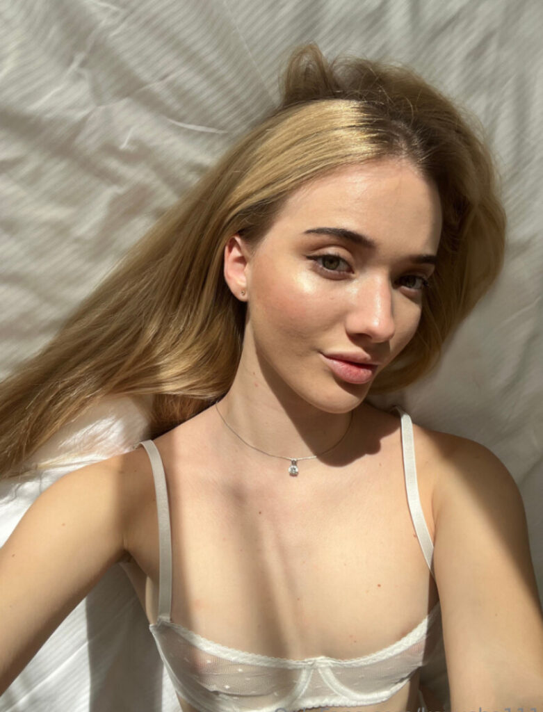 OnlyFans – Teen – ksyusha12 / kseniahottie / ksenia_kovalenko / ksyusha111 – Nude