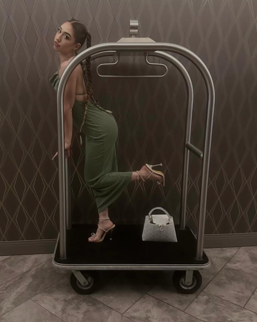 Cam Girls – Feet – lbaibeexoxo – Nude Leaks