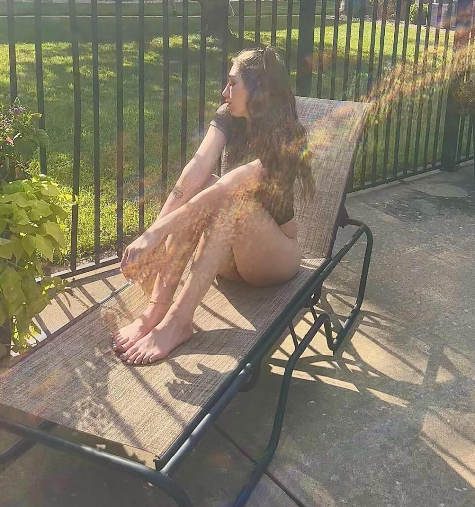 Cam Girls – Feet – lbaibeexoxo – Nude Leaks