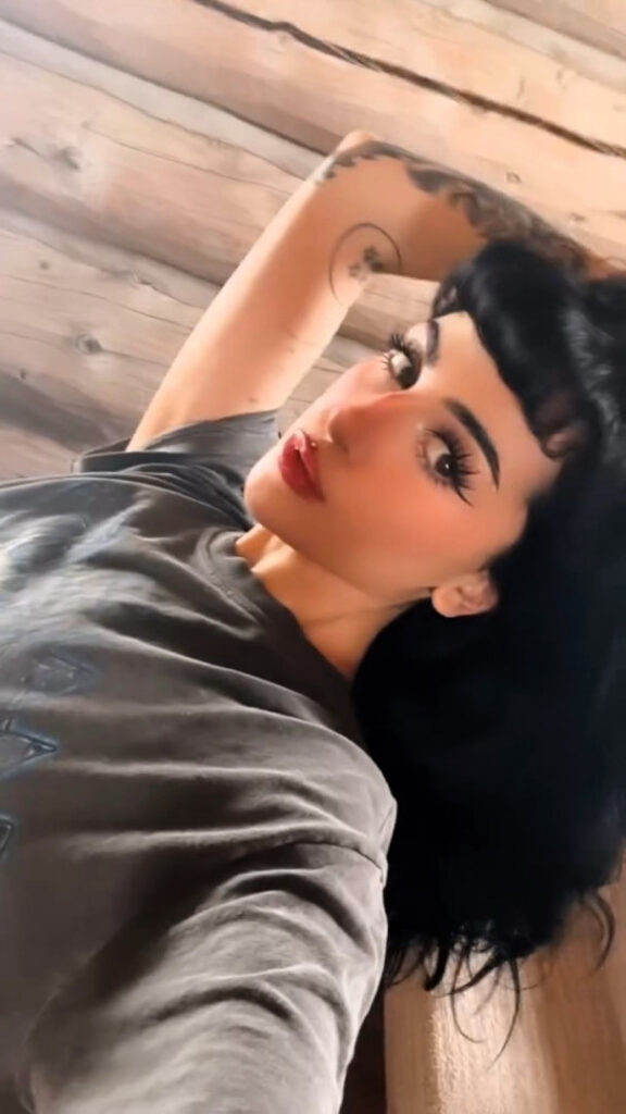 OnlyFans – Instagram – lil.batzz / lilbatz – Nude