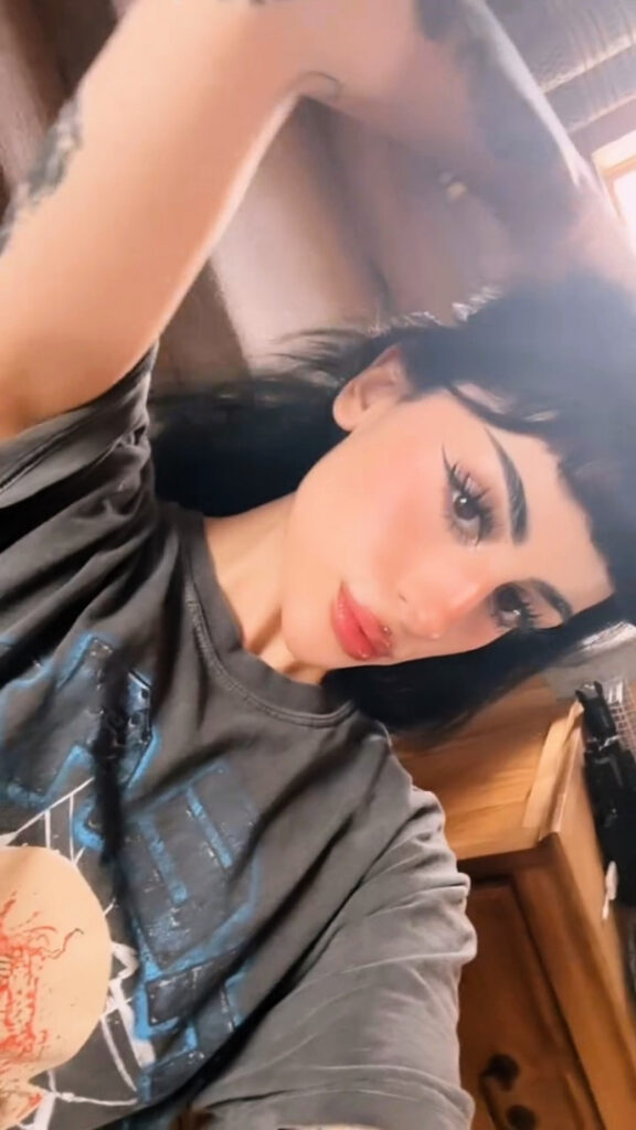 OnlyFans – Instagram – lil.batzz / lilbatz – Nude