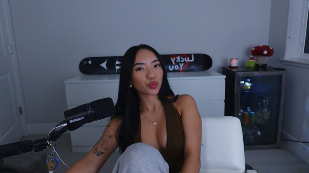 Twitch – Asian – lilkasian / haleyy.nguyen – Nude Leaks