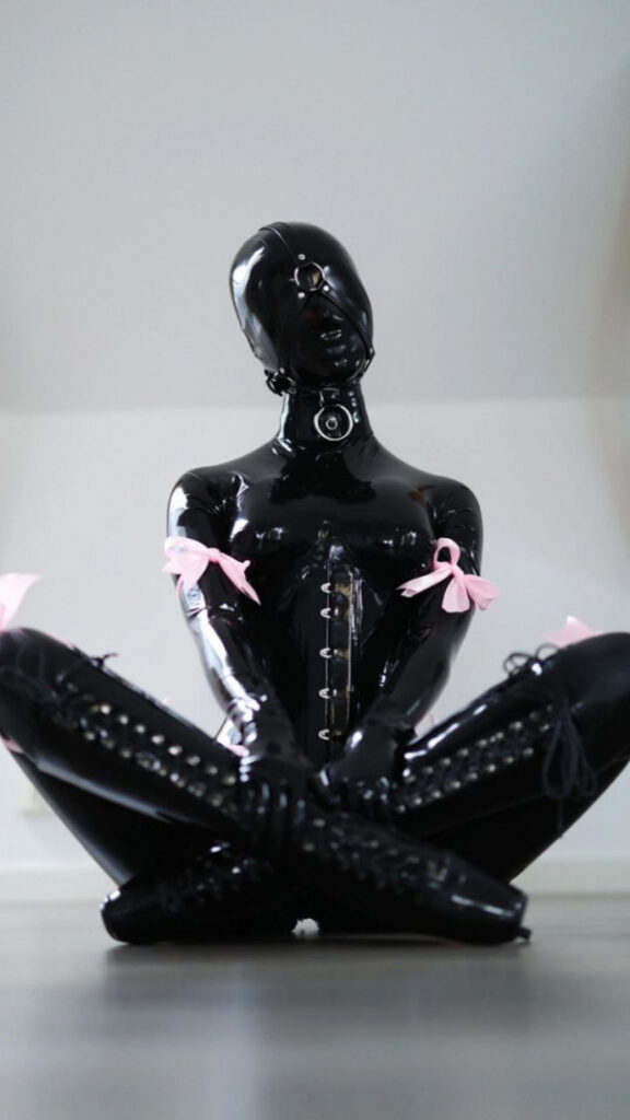 Instagram – lita.viara/latex.lita – Nude Leaks