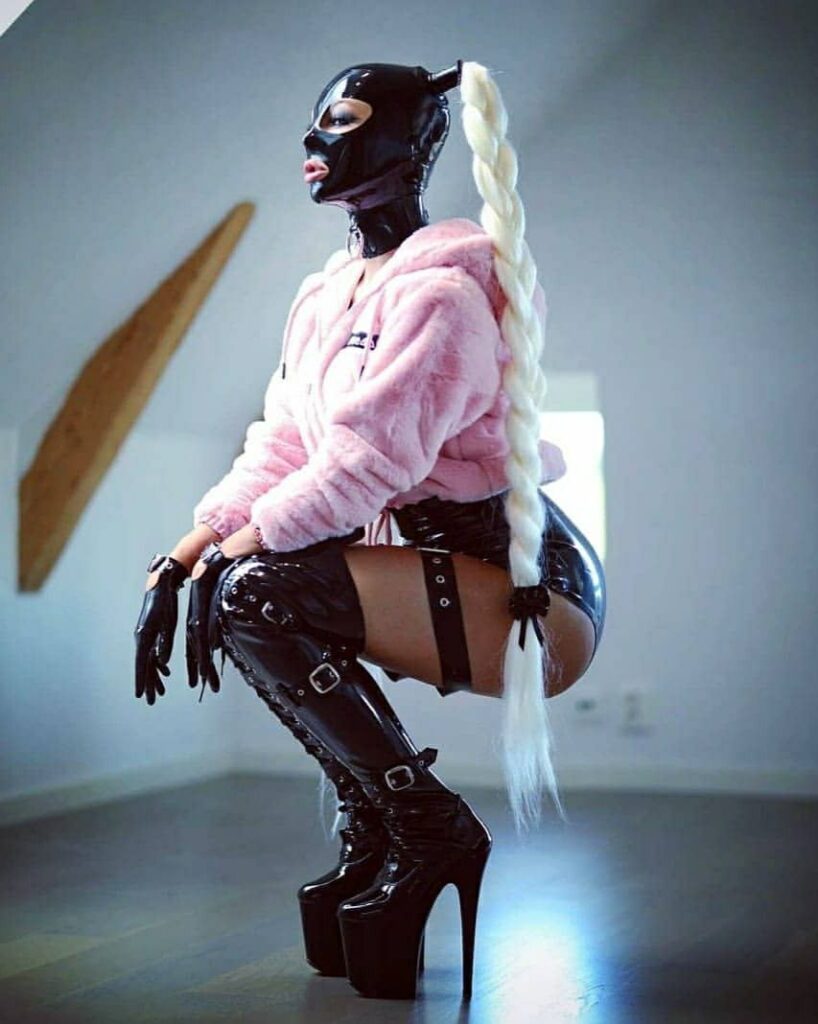 Instagram – lita.viara/latex.lita – Nude Leaks