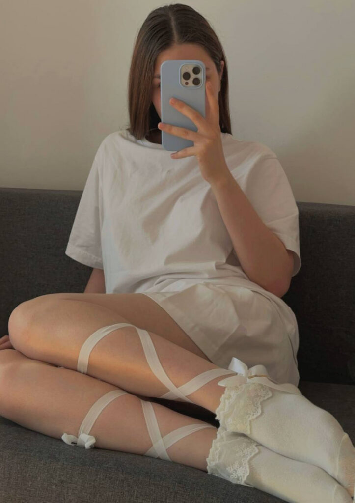 Fansly – Cosplay – Feet – Lolo4ka/sw_lolitochka/sw_lolo4ka – Nude