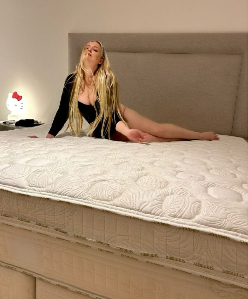 Brazil – Celeb – Luciana Vendramini – Nude