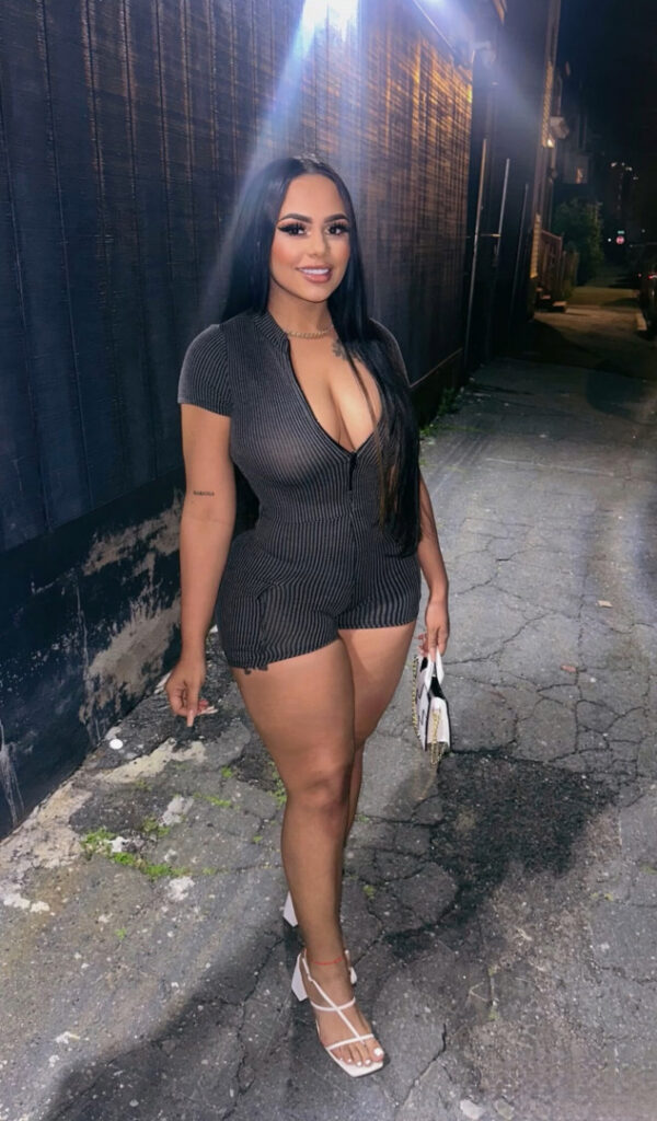 OnlyFans – T H I C C – Latina – Luna Cruz / Queenoficial08 / Sofia Cruz – Nude