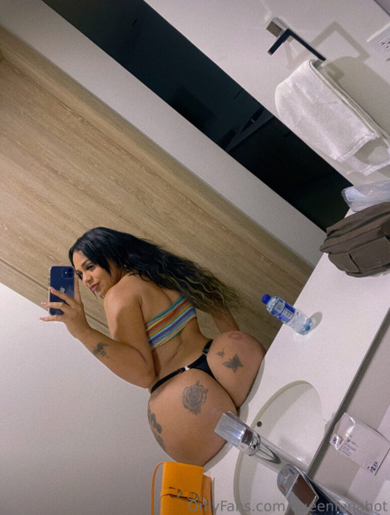 OnlyFans – T H I C C – Latina – Luna Cruz / Queenoficial08 / Sofia Cruz – Nude