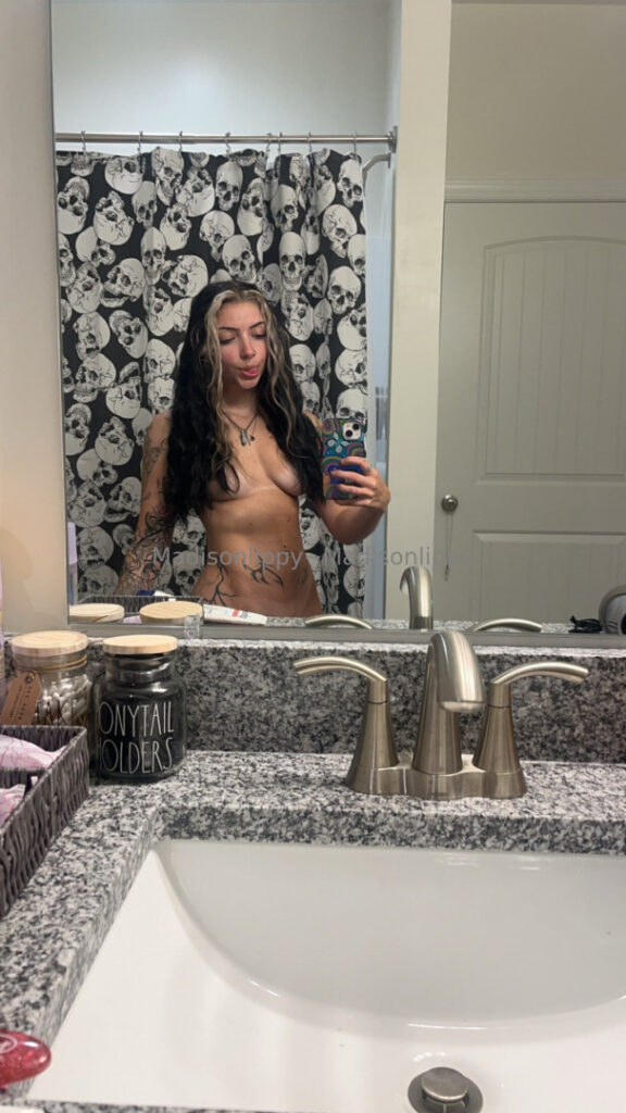 Madison Lippy / madison.autumn – Nude Leaks