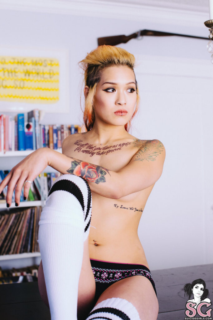 OnlyFans – Asian – mahnee / suicide_mahnee – Nude