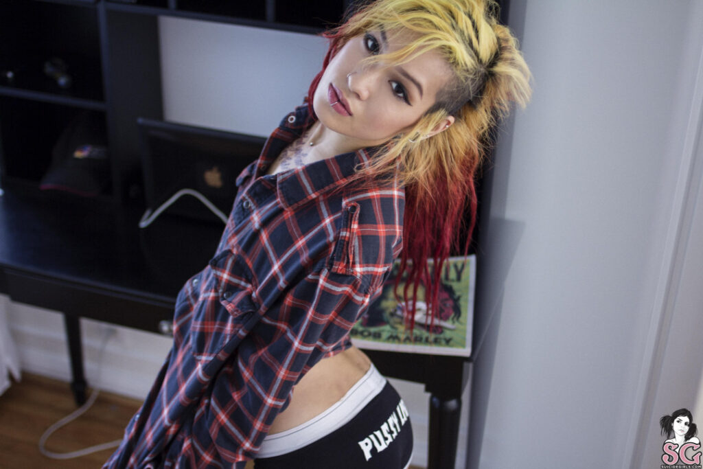 OnlyFans – Asian – mahnee / suicide_mahnee – Nude