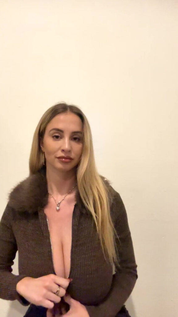 Instagram – Maria Arreghini – Nude