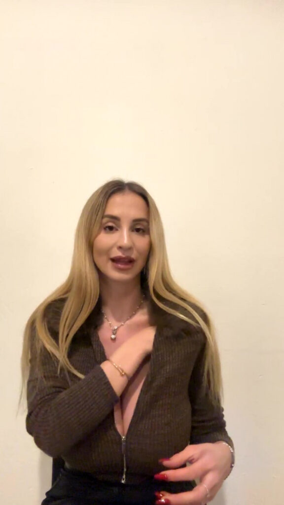 Instagram – Maria Arreghini – Nude