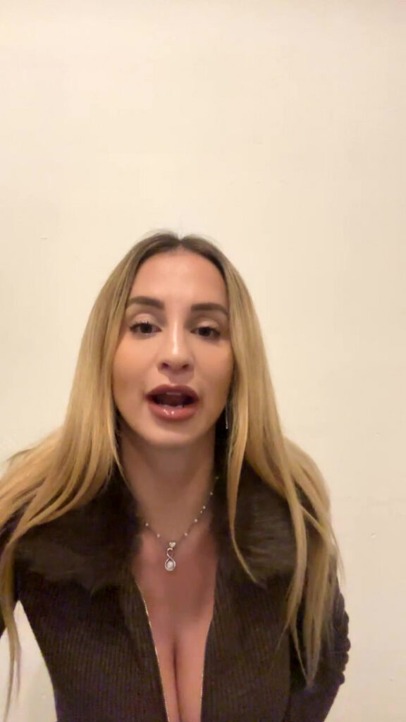 Instagram – Maria Arreghini – Nude