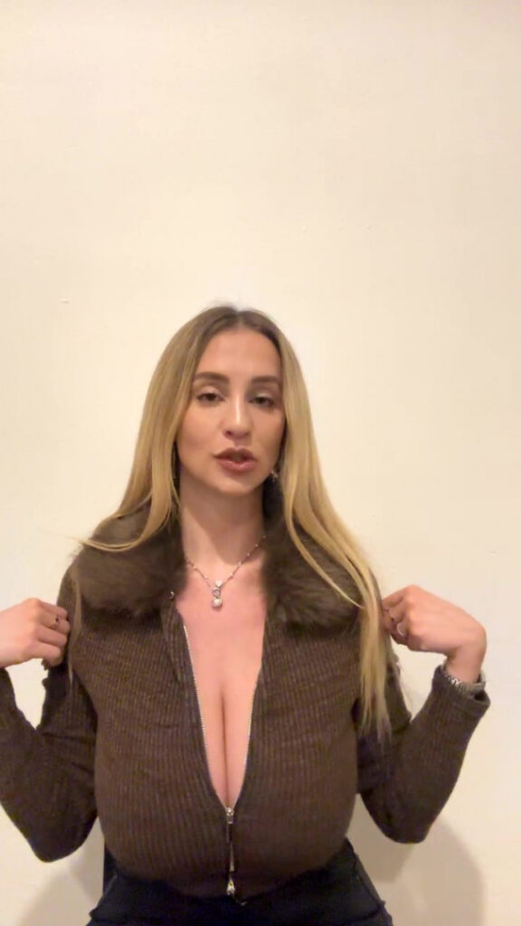 Instagram – Maria Arreghini – Nude