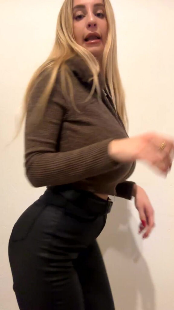 Instagram – Maria Arreghini – Nude